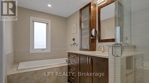 176 Lanark Avenue, Ottawa, ON - Indoor Photo Showing Bathroom