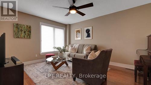176 Lanark Avenue, Ottawa, ON - Indoor Photo Showing Living Room