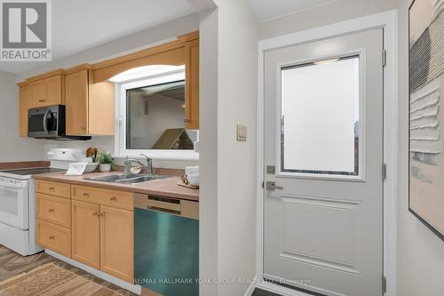 67 Devins Drive, Aurora, ON - Indoor Photo Showing Kitchen With Double Sink