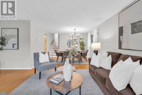67 Devins Drive, Aurora, ON - Indoor Photo Showing Living Room