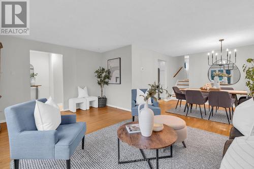 67 Devins Drive, Aurora, ON - Indoor Photo Showing Living Room