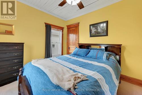 14 Elgin Avenue E, Goderich (Goderich (Town)), ON - Indoor Photo Showing Bedroom