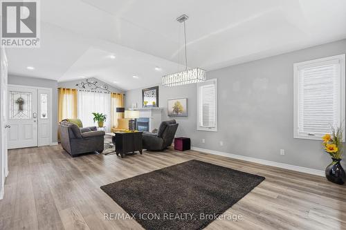 53 Augusta Crescent, St. Thomas, ON - Indoor Photo Showing Living Room