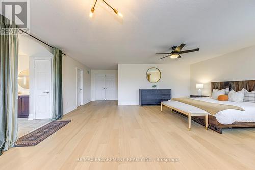 4267 Sarazen Drive, Burlington, ON - Indoor Photo Showing Bedroom