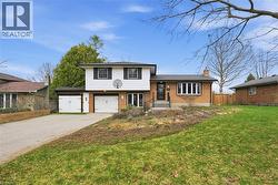 55 BERKLEY Crescent Simcoe, ON N3Y 4M7