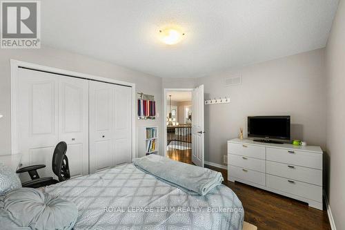 8 Thunderbird Crescent, Ottawa, ON - Indoor Photo Showing Bedroom