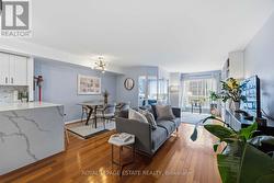 2118 - 25 THE ESPLANADE Toronto, ON M5E 1W5