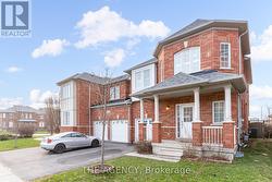 6 LEVELLANDS CRESCENT Richmond Hill, ON L4B 0A5