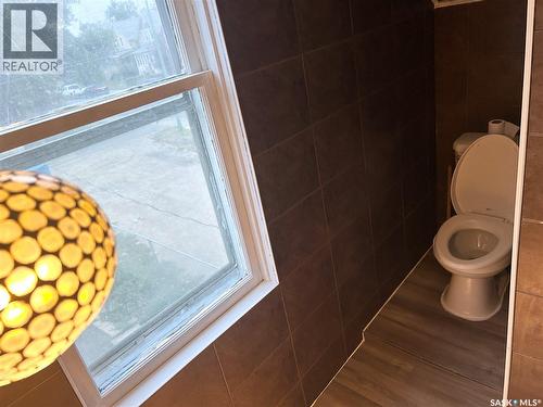 3033 Dewdney Avenue, Regina, SK - Indoor
