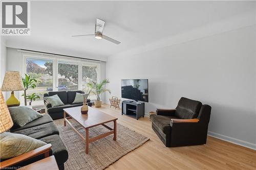 23 Percy Court, Hamilton, ON - Indoor Photo Showing Living Room