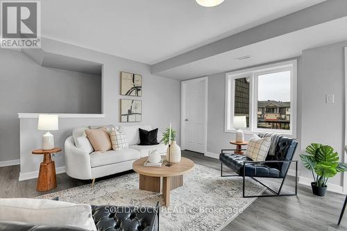512 Pilot Private, Ottawa, ON - Indoor Photo Showing Living Room