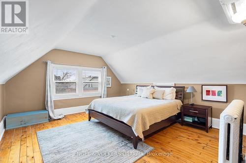 553 Gilmour Street, Ottawa, ON - Indoor Photo Showing Bedroom