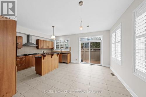 249 Atlantis Avenue, Ottawa, ON - Indoor Photo Showing Kitchen With Upgraded Kitchen