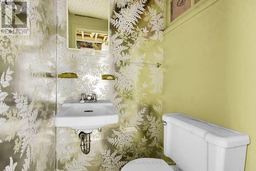 2018 Olympia Crescent, Ottawa, ON - Indoor Photo Showing Bathroom