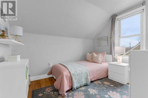 189 East 14Th Street, Hamilton, ON - Indoor Photo Showing Bedroom