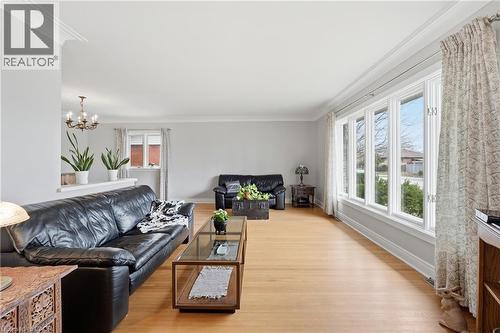 62 Grenadier Drive, Hamilton, ON - Indoor Photo Showing Kitchen