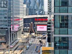 1806 - 30 GRAND TRUNK CRESCENT Toronto, ON M5J 3A4