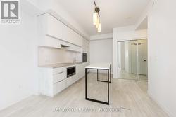 2206 - 8 EGLINTON AVENUE E Toronto, ON M4P 0C1