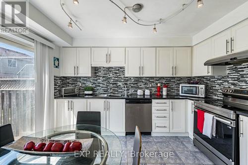 53 Sweetwood Circle, Brampton, ON - Indoor Photo Showing Kitchen With Stainless Steel Kitchen With Double Sink With Upgraded Kitchen