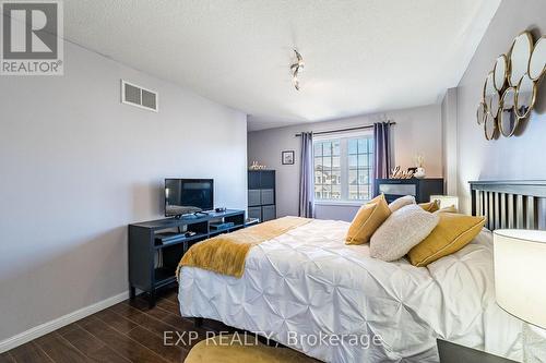 53 Sweetwood Circle, Brampton, ON - Indoor Photo Showing Bedroom