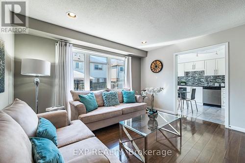 53 Sweetwood Circle, Brampton, ON - Indoor Photo Showing Living Room
