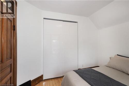 18 Theresa Street, Kitchener, ON - Indoor Photo Showing Bedroom