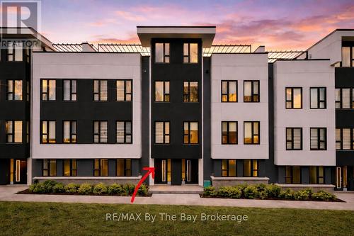 8 BRU LOR LANE  Orillia, ON L3V 8P4