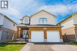 228 HOLBEACH Crescent  Waterloo, ON N2J 4Y7