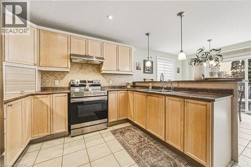 228 Holbeach Crescent, Waterloo, ON - Indoor Photo Showing Kitchen With Double Sink