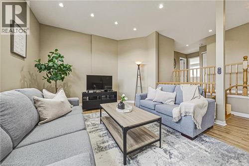 228 Holbeach Crescent, Waterloo, ON - Indoor Photo Showing Living Room