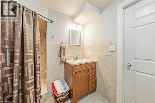 228 Holbeach Crescent, Waterloo, ON - Indoor Photo Showing Bathroom