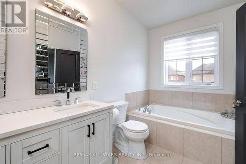 212 East'S Corners Boulevard, Vaughan, ON - Indoor Photo Showing Bathroom