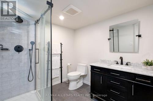 212 East'S Corners Boulevard, Vaughan, ON - Indoor Photo Showing Bathroom