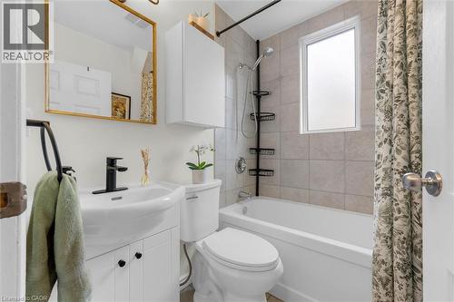 189 East 14Th Street, Hamilton, ON - Indoor Photo Showing Bathroom
