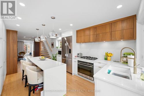 81 Armstrong Street, Ottawa, ON - Indoor Photo Showing Kitchen With Upgraded Kitchen