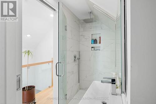 81 Armstrong Street, Ottawa, ON - Indoor Photo Showing Bathroom