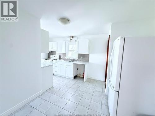 1943 Olive, Windsor, ON - Indoor Photo Showing Kitchen
