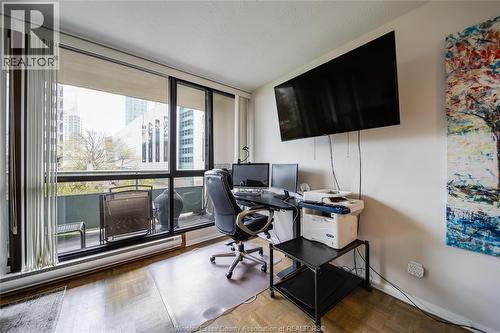 111 Riverside Drive Unit# 312, Windsor, ON - Indoor Photo Showing Office