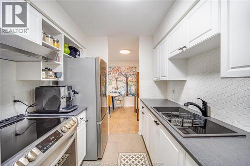 111 Riverside Drive Unit# 312, Windsor, ON - Indoor Photo Showing Kitchen