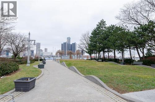 111 Riverside Drive Unit# 312, Windsor, ON - Outdoor