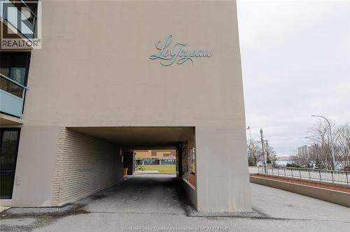 111 Riverside Drive Unit# 312, Windsor, ON - Outdoor