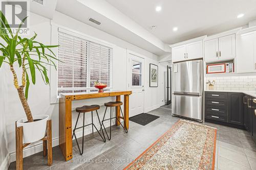 153 Elgin Street, Hamilton, ON - Indoor Photo Showing Kitchen