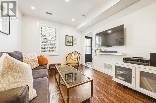 153 Elgin Street, Hamilton, ON - Indoor Photo Showing Living Room