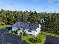 7795 Nova Scotia Trunk 7 Musquodoboit Harbour, NS B0J 2L0
