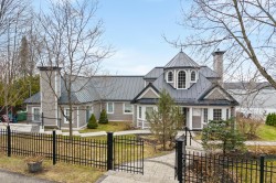 916 Ch. Viens  Magog, QC J1X 7T1