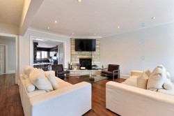 183 Av. Trenton  Mont-Royal, QC H3P 1Z3