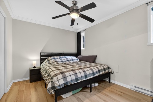 Chambre à coucher principale - 6434 Rue Claudel, Brossard, QC - Indoor Photo Showing Bedroom