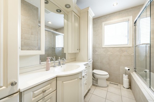 Salle de bains - 114 Rue Ryan, Dollard-Des-Ormeaux, QC - Indoor Photo Showing Bathroom