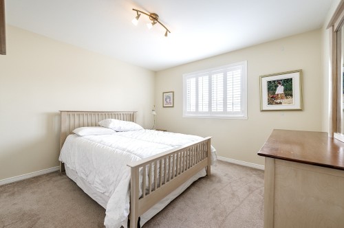 Chambre à coucher - 114 Rue Ryan, Dollard-Des-Ormeaux, QC - Indoor Photo Showing Bedroom