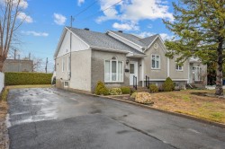 5290 Rue Forester Longueuil (Saint-Hubert), QC J3Y 1X1